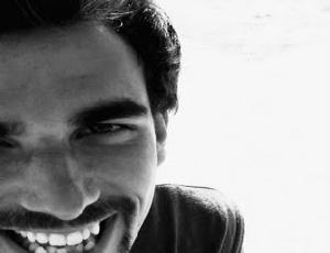 احتجاز مدون أمريكي ومنعه من دخول مصر بسبب تضامنه مع الشعب الفلسطيني