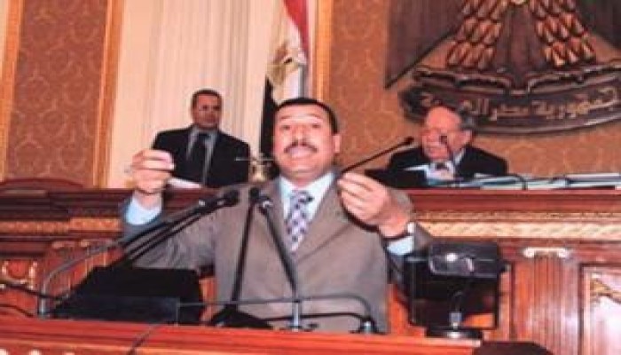 الأمن يمنع إفطار النائب صابر ابو الفتوح بالإسكندرية بالقوة ويلقى القبض على مصور "الدستور"