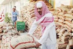 زكاة الفطر تنخفض بمصر وترتفع في تونس والجزائر