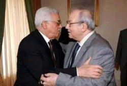 لعنة عرفات..عباس يطيح بالقدومي ويستولى على منصبه