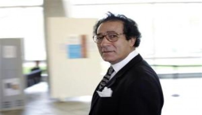 الحكومة اهدرت 200 مليون دولار على الوزير الفاشل