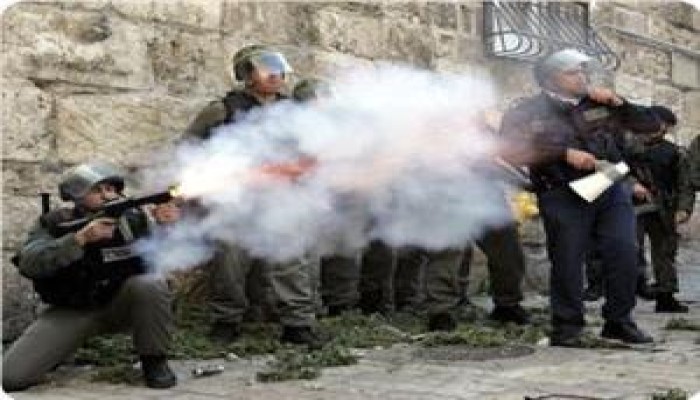 الاحتلال يطالب المرابطين في الأقصى بالاستسلام وتأهب صهيوني لاقتحام المصلى القبلي