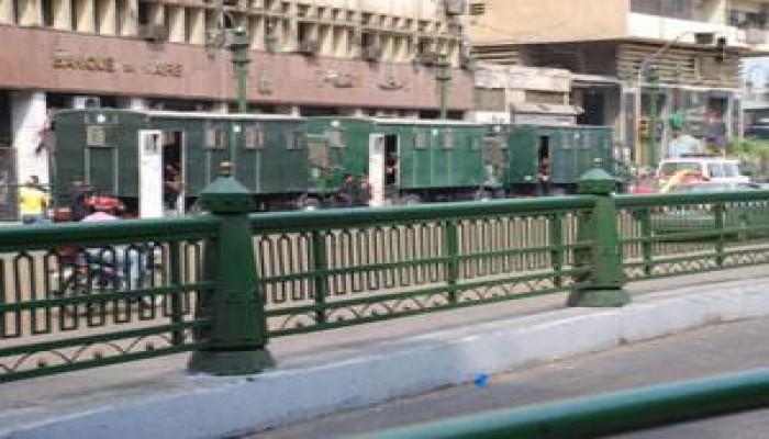 بالإعتقال والضرب بالهروات الأمن يُجهض وقفة مناصرة الأقصى بـ"عمرو بن العاص"!