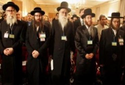 فضيحة6أكتوبر : 14حاخاماً صهيونياً قاموا بزيارة قبر أبو حصيرة بقرية دمتيوه بدمنهور