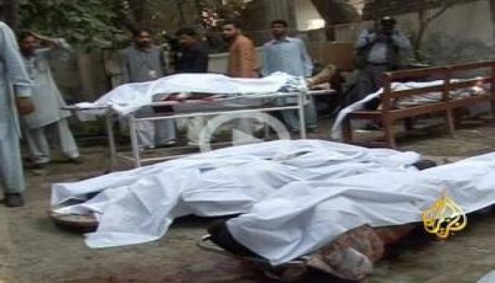 عشرات القتلى بتفجير باكستان