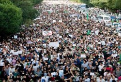 القوات الإيرانية تفض تظاهرات لأنصار حسين موسوي