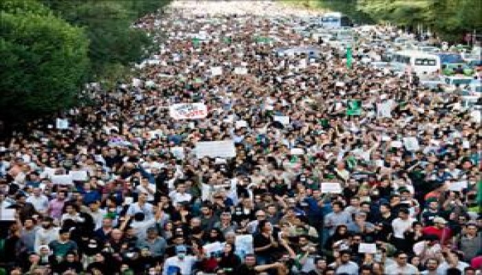 القوات الإيرانية تفض تظاهرات لأنصار حسين موسوي