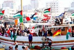 مصر تسمح لقافلة "أميال من الابتسامات" بدخول ميناء العريش