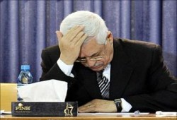 اللجنة الانتخابيةأرجأت الإنتخابات الفلسطينية رغم تشدد عباس السابق