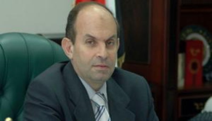 لامتناعه عن تنفيذ حكم بغلق المواقع الإباحية ..النيابة تبدأ التحقيق مع رئيس جهاز الاتصالات