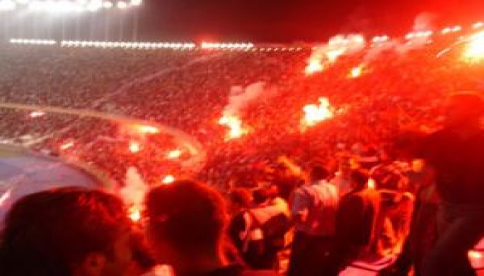 استنكار عربي وأوروبي لتطورات مباراة كرة القدم بين مصر والجزائر