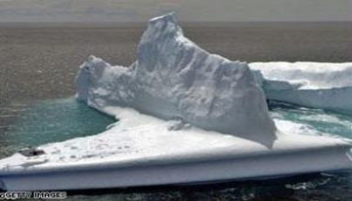 "وحش" جليدي ضخم يهدد بغزو سواحل أستراليا