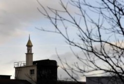 سويسري غير مسلم يبني "مئذنة" فوق شركته