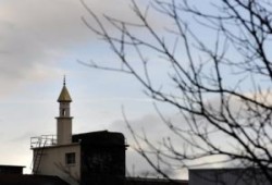 سويسري غير مسلم يبني "مئذنة" فوق شركته