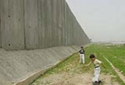 "ساينس مونيتور" الأمريكية: جدار عزل غزة عقاب من القاهرة لحماس