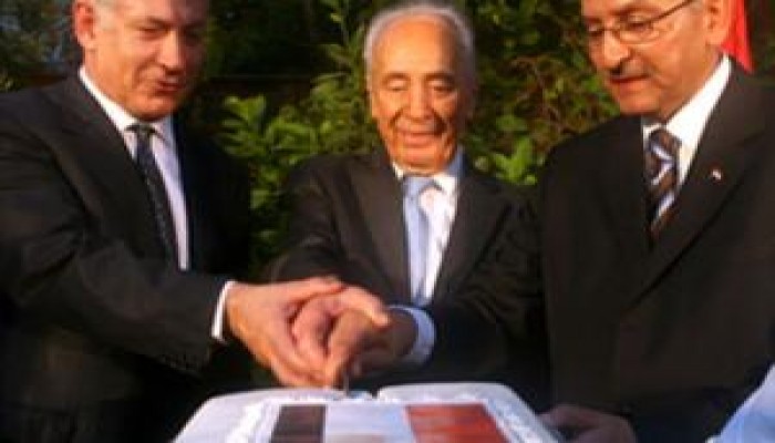 سفير مصر فى الكيان الصهيوني : إن شاء الله سنرى شاليط بين عائلته قريبا