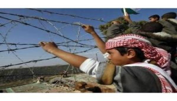 مسيرة يونانية لفك حصار غزة