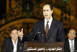 اللواء بدر القاضي يسب الدين ويتطاول بالألفاظ النابية على المعارضة بسبب الجدار العازل