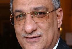 مبارك يصدر قراراُ بتغير وزارى محدود ، أحمد زكي بدر وزيرًا للتعليم وفهمي للنقل