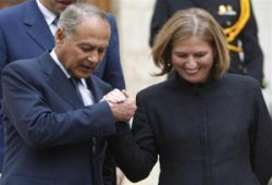 "أبو الغيط" مصر ستمنع قوافل الإغاثة لغزة