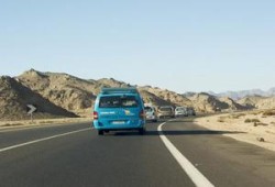 الأمطار تغلق طريق القاهرة - الغردقة أمام حركة المرور
