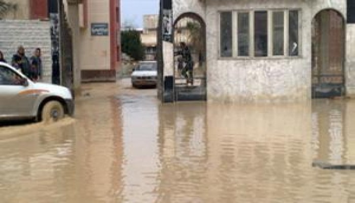سيول لم تشهدها البلاد منذ 40 عاماً توقف العمل فى الجدار الفولاذى وتغرق مدينة العريش