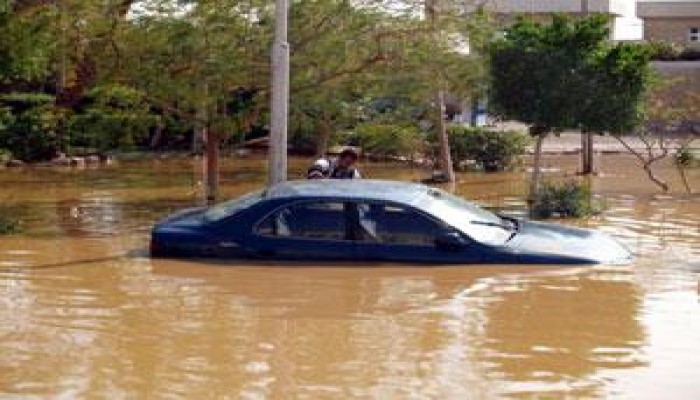 نظيف يفر من المناطق المنكوبة بالعريش بعد 5دقائق خوفاً من غضب مواطنيها