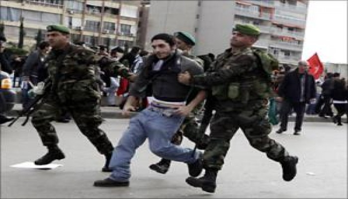 تظاهرة أمام سفارة مصر ببيروت