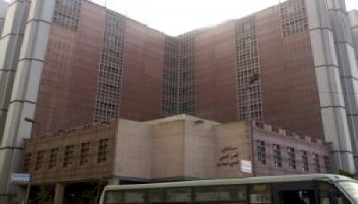 وقفة احتجاجية لمرضى الفشل الكلوي ضد "وقف الغسيل" على نفقة الدولة بـ "قصر العيني الفرنساوي"