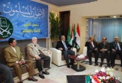 فضيلة المرشد العام يلتقي بعدد من الكتَّاب والمفكرين