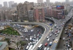 مصرع وإصابة 15 إثر سقوط سيارة ميكروباص من أعلى كوبرى أكتوبر بالعباسية