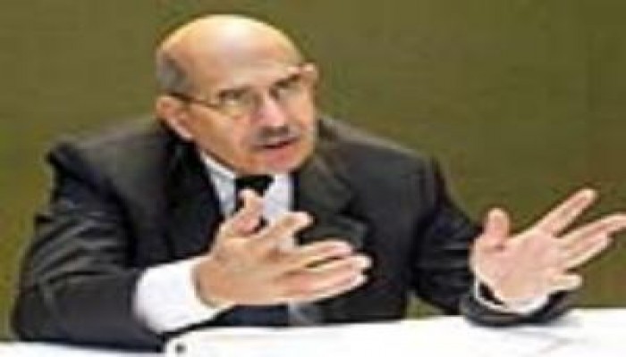 البرادعي يعد بالعمل على الإصلاح والتغير قبيل ساعات من عودته إلى مصر