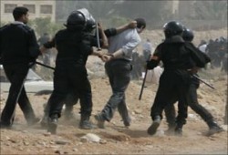 "تايم" الأمريكية: نظام مبارك بدأ التحضير للانتخابات الرئاسية بضربات قاسية ضد الإخوان