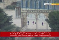 إصابة 12 فلسطيني في اقتحام المسجد الأقصى من قبل قوات الاحتلال الصهيوني