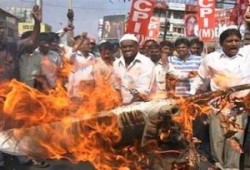 مظاهرات قوية لمسلمي الهند تنديدًا بمقال يهاجم النقاب