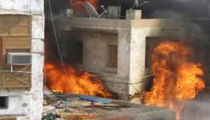 حريق هائل بالمنطقة التاريخية بجدة يلتهم عدة بنايات