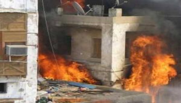 حريق هائل بالمنطقة التاريخية بجدة يلتهم عدة بنايات