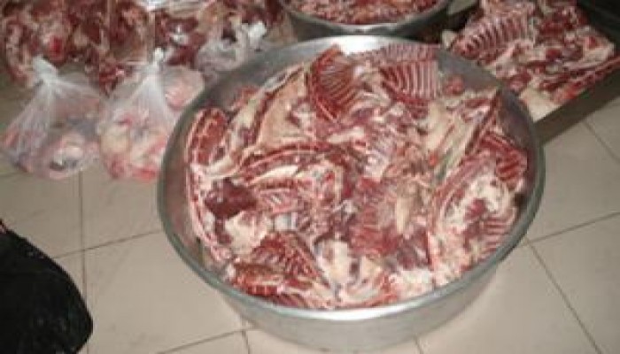 ضبط 6 أطنان لحوم وأسماك فاسدة بسلسلة مطاعم شهيرة في مصر الجديدة