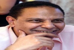 حادث مؤسف لضابط أمن دولة.. د.علاء الأسواني