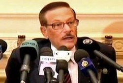 الشريف: لا نية لتعديل الدستور والمادة 76 تحترم رغبة كل مصري (!!)