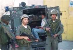 340 طفلا أسيرا في سجون الاحتلال