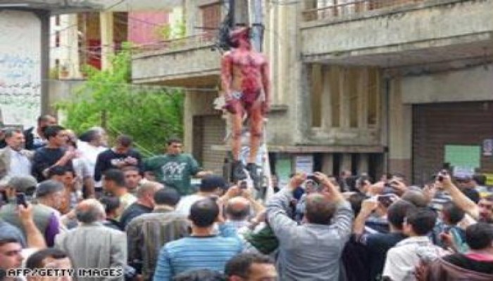 إدانة واسعة لقتل أهالي غاضبين بلبنان (قاتل) مصري  والتمثيل بجثته