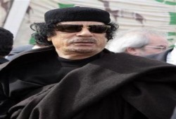 سيف الإسلام القذافي يهاجم والده ويطالب بالديمقراطية والواقعية