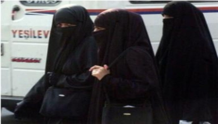 نائب أسترالي يدعو إلى حظر النقاب
