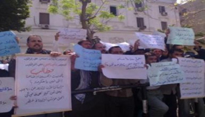 نشطاء سياسيون: مصر كلها ستصبح على الرصيف بسبب الخصخصة