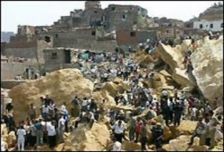 5 سنوات لنائب محافظ القاهرة فى قضية سقوط صخرة الدويقه