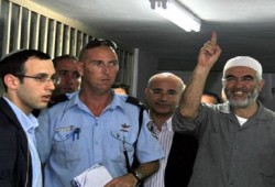 الكوماندوز الإسرائيلي حاول إغتيال رائد صلاح فقتل شبيهه التركي