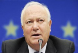 وزير الخارجية الإسباني يعرض خطة رفع حصار غزة