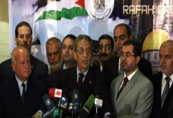 عمروموسى يؤكد في أول زيارة لغزة : الحصار يجب أن يكسر