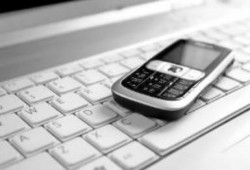 مصمّمة أزياء بريطانية تشهر إسلامها بعد 15 دقيقة من معرفتها به